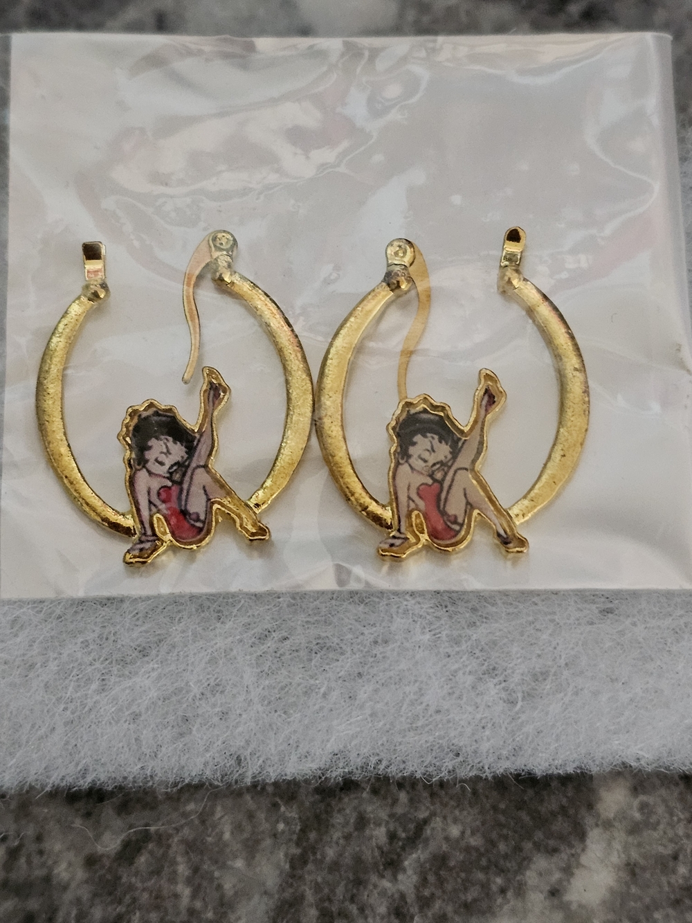 RARE Vintage Betty Boop Gold Hoop Earrings NWOT HTF Retro Collectible